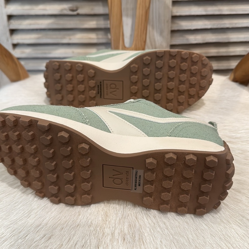 NEW Dolce Vita : Light Soft Green Dolce Vita Canvas Sneakers - Picture 4 of 7